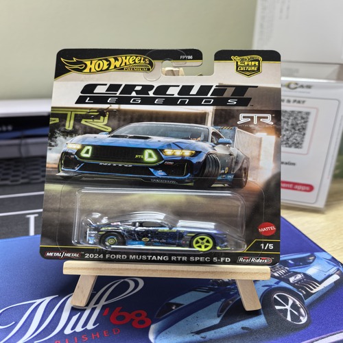 HotWheels Ford Mustang RTR Spec 5-FD Circuit Legends